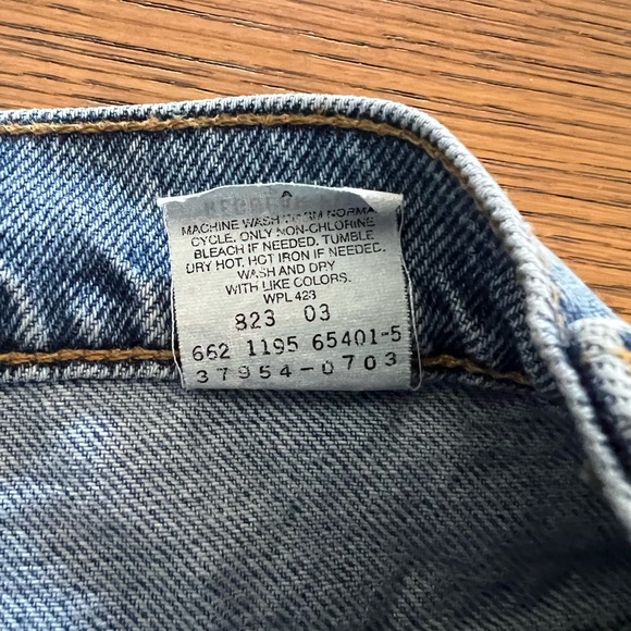 Vintage Levi’s 954 short vtg size 7 medium wash made in 11/1995 - Picture 5 of 5